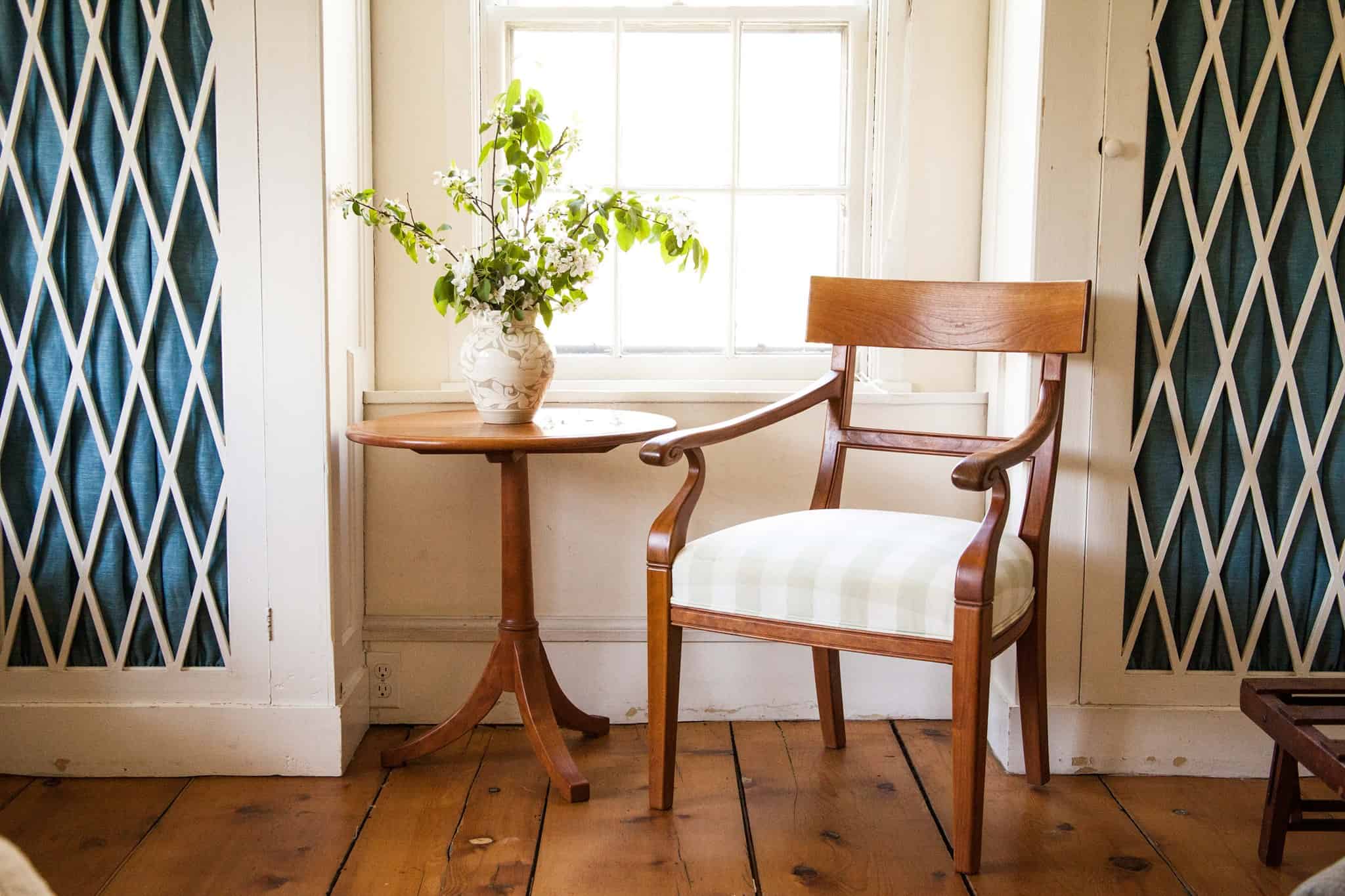 ShackletonThomas - Furniture and Pottery