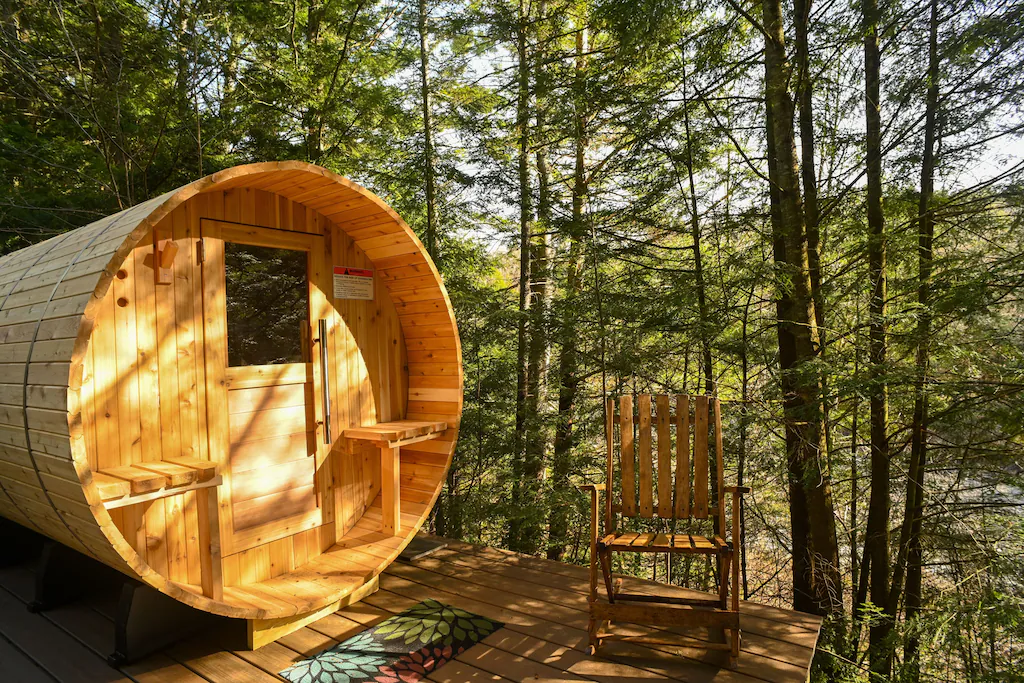 Beautiful Cedar Chalet Overlooking Jay Branch Sauna Overlooking River