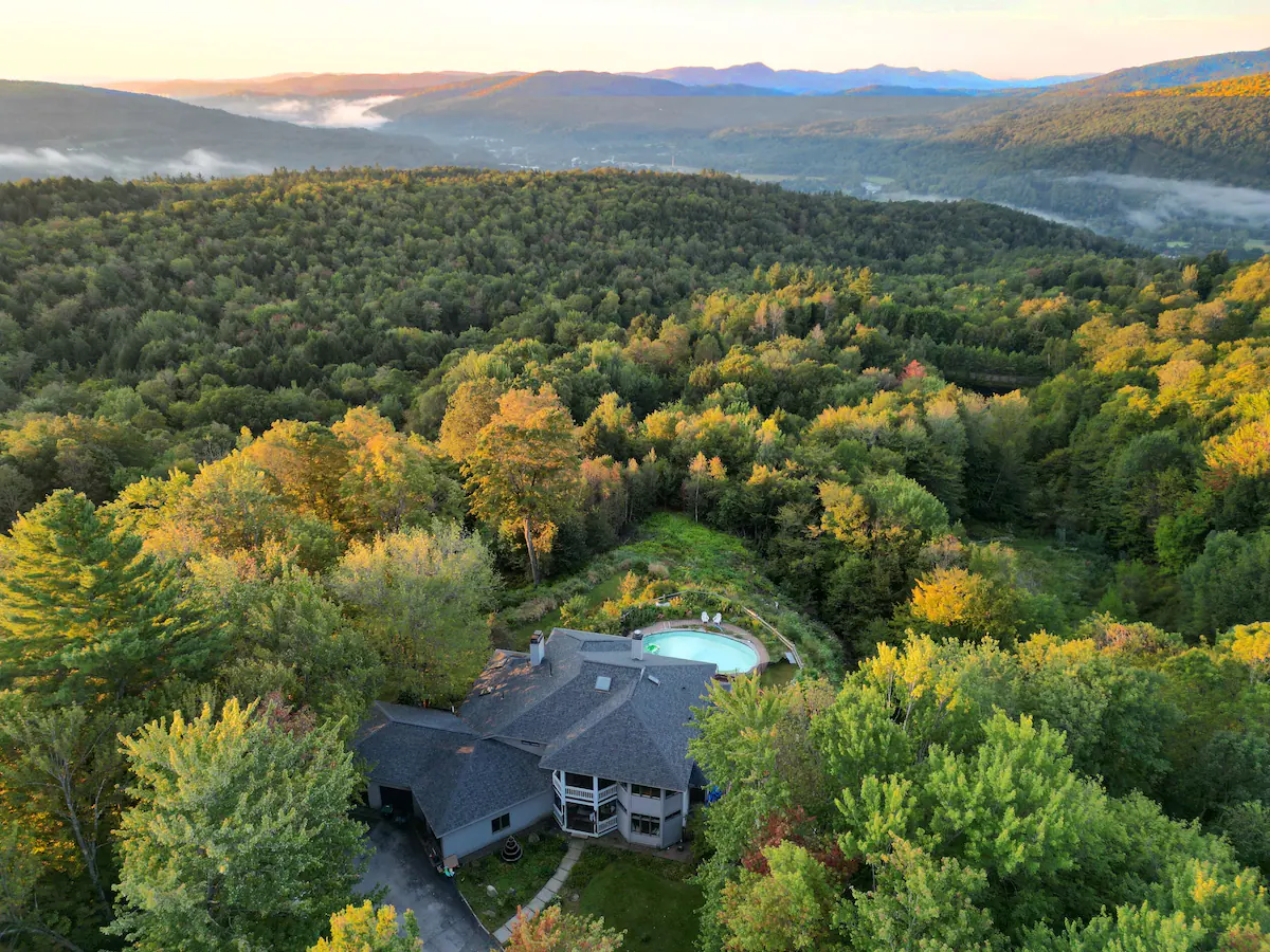 Majestic Mountain Spa Retreat - Waterbury Arial with Morning Mist